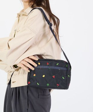 LeSportsac DANIELLA CROSSBODY/ミックスドフルーツエンブロイダリー ミックスドフルーツエンブロイダリー