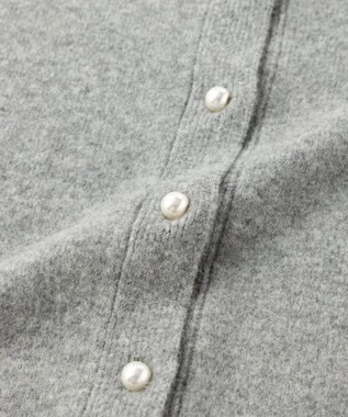 UNFILO 【新色追加/洗える】ふわふわニット パールボタンカーディガン グレー