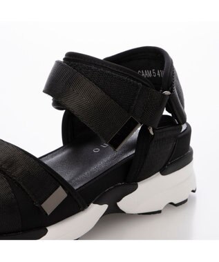 MODE ET JACOMO <carino>厚底クロスベルトスポーツサンダル ブラック