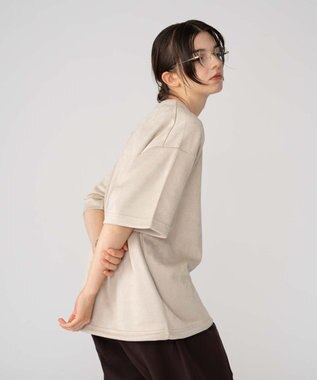 WEGO 【ユニセックス着用ITEM/MLサイズ展開】フェイクスウェードエンボスロゴT（SS） ホワイトアイボリー