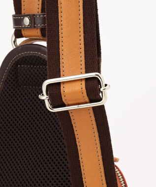 UNBILLION Otias シュリンクレザーオイル仕上げタテ型ボディバッグ レッド