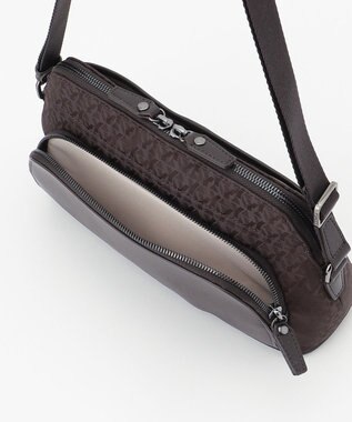 Y'SACCS モノグラムジャカード　ハーフムーンショルダー チョコ