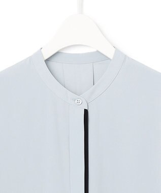 ICB L 【UVケア・速乾・洗える】BackSatinAmunzen バンドカラーブラウス サックスブルー系