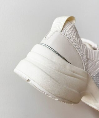 steppi 【VERY掲載 / 撥水 / 洗える】ボリュームソール スニーカー オフホワイト