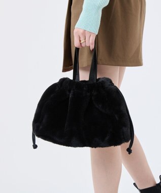 LeSportsac FUR DRAWSTRING TOTE/ブラックフラッフィーファー ブラックフラッフィーファー