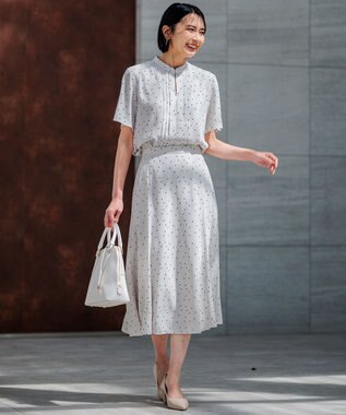 23区 S 【洗える】バックサテンアムンゼン レユールダイヤプリント ブラウス ベージュ系