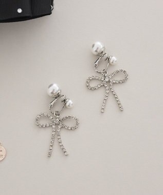 Maison de FLEUR ダイヤレーンリボンイヤリング