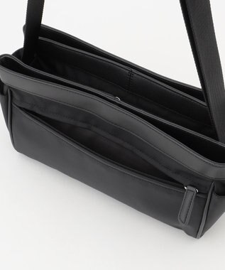 Y'SACCS トラベル ホライズンショルダー ブラック