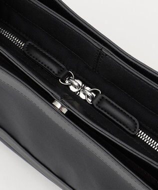 Y'SACCS トラベル ホライズンショルダー ブラック