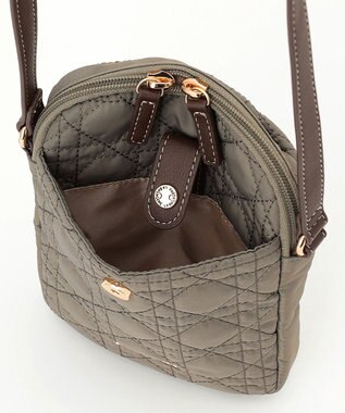 LA BAGAGERIE グリッドキルティングミニショルダー グレージュ