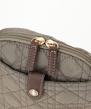 LA BAGAGERIE グリッドキルティングミニショルダー グレージュ