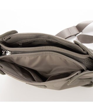 Y'SACCS ヒートエンボス ポルカドットポシェット グレージュ