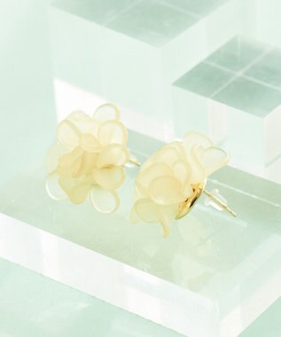 Phoebe マーガレットフラワーカラーピアス  アイボリー アイボリー
