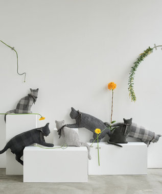 LOOM&SPOOL GRA綿毛布猫抱き枕 グレー