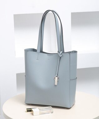 style code 【 A4サイズ収納可能 】【WEB限定商品】キーリングチャーム付き　軽量 ラージトートバッグ ライトブルー