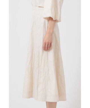 DAKS 【TV着用｜梅津弥英子アナ】フラワーモチーフジャガードスカート ベージュ