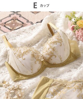 Wing 【エアリーソフトブラ】　ふんわりエアリーな着用感　脇から背中すっきり　ウイング／ワコール　KB2202 カラシ