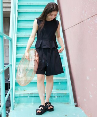 Feroux 【接触冷感・UVカット・吸水速乾】ラッシュガードペプラム オールインワン ブラック系