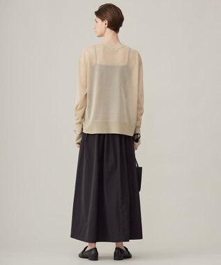 ICB 【MAG×スタイリストコラボ】シャイニーシアーニット×サテンストレートパンツ ベージュニット×ネイビーパンツ