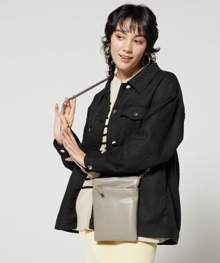 LA BAGAGERIE シープレザー　スクエアポシェット グレージュ