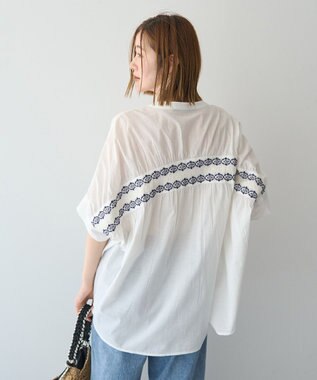 YECCA VECCA バック刺繍バンドカラーシャツ Off White