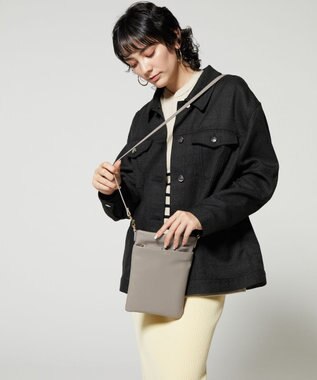 LA BAGAGERIE シープレザー　スクエアポシェット グレージュ