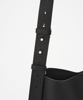 IACUCCI ルオータ ミディアムショルダー ALCE ブラック