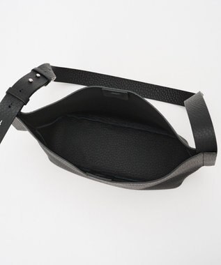 IACUCCI ルオータ ミディアムショルダー ALCE ブラック