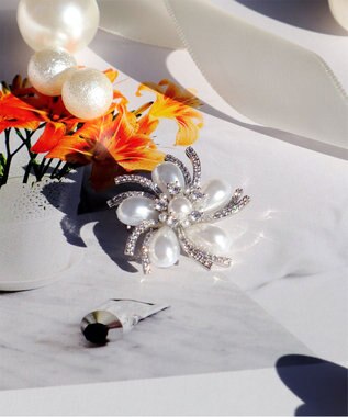 Tiaclasse 【選べる2TYPE】スモールフラワーブローチ シルバー