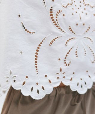 BEIGE， 【洗える】GALLERIA / コットンエンブロイダリーノースリーブブラウス White