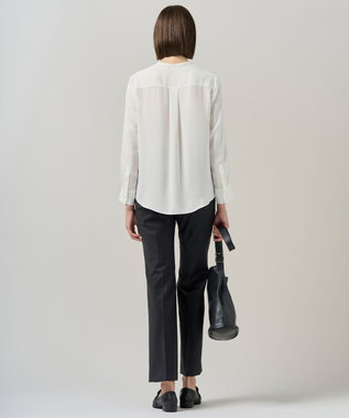 ICB L 【新色追加・WEB限定】BackSatinAmunzen キーネックブラウス オフホワイト系