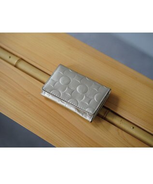 MIYABIYA La quoh with kirakaracho 南蛮七宝 エンボスレザー カードケース 利休白茶金色(ゴールド)