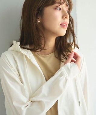 Feroux 【接触冷感・UVカット・吸水速乾】ラッシュガードフリル パーカー ホワイト系