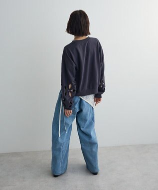 Green Parks フラワーくり抜き刺繍スウェットプルオーバー Charcoal Gray