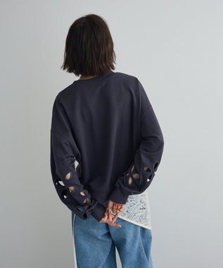 Green Parks フラワーくり抜き刺繍スウェットプルオーバー Charcoal Gray