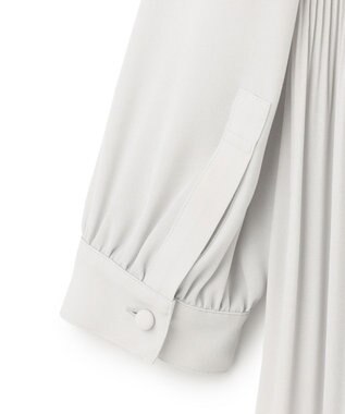 23区 【洗える】ライトバックサテンアムンゼン プリーツ ブラウス ライトグレー系