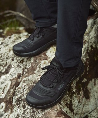 JOSEPH ABBOUD MOUNTAIN 【UNISEX】KEEN TEMPO FLEX WP ブラック系