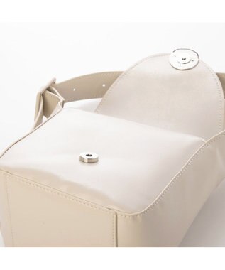 UNBILLION 【テレビ ドラマ着用アイテム】カカトゥ kakatoo / ミディアムセミショルダーバッグ アイボリー