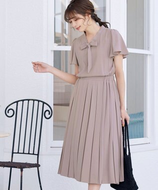 Tiaclasse 【洗える】リボンタイプリーツワンピース グレージュ