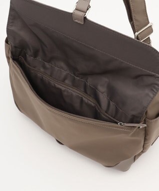 Y'SACCS ミリタリーフラップショルダー　Mサイズ グレージュ