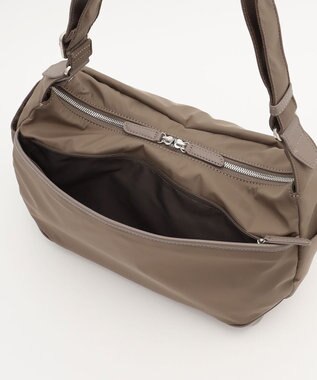 Y'SACCS ミリタリーフラップショルダー　Mサイズ グレージュ