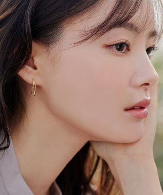 Tiaclasse 【金属アレルギー対応】ダブルラインカーブピアス ゴールド