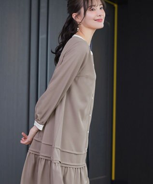 Tiaclasse L ピンタックギャザークレリックシャツワンピース グレージュ