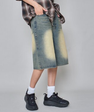 WEGO 【ユニセックス着用ITEM】チェーン付きスーパーバギーデニムショーツ デニム淡加工色