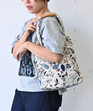 AND WOOL 筆記帳刺繍のバッグ ベージュ