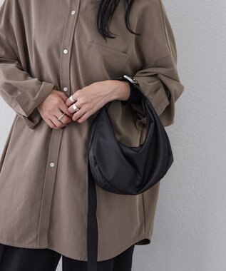 russet ナイロンラウンドショルダーバッグ (CE-1327-WEB) Black2