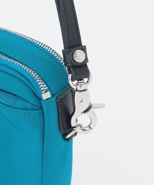 Y'SACCS 【大人のおしゃれ手帖11月号掲載】本上まなみ×Y'SACCS 　ウォレットポシェット ブルー