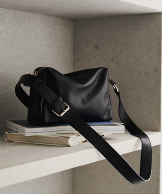 russet レザースクエアショルダーバッグ(CE-1575) Black