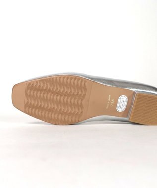 Dominic3 シープレザー バックゴムソフトパンプス シルバー