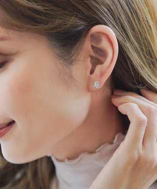 Tiaclasse 【金属アレルギー対応】シャイニーストーンジルコニアピアス シルバー